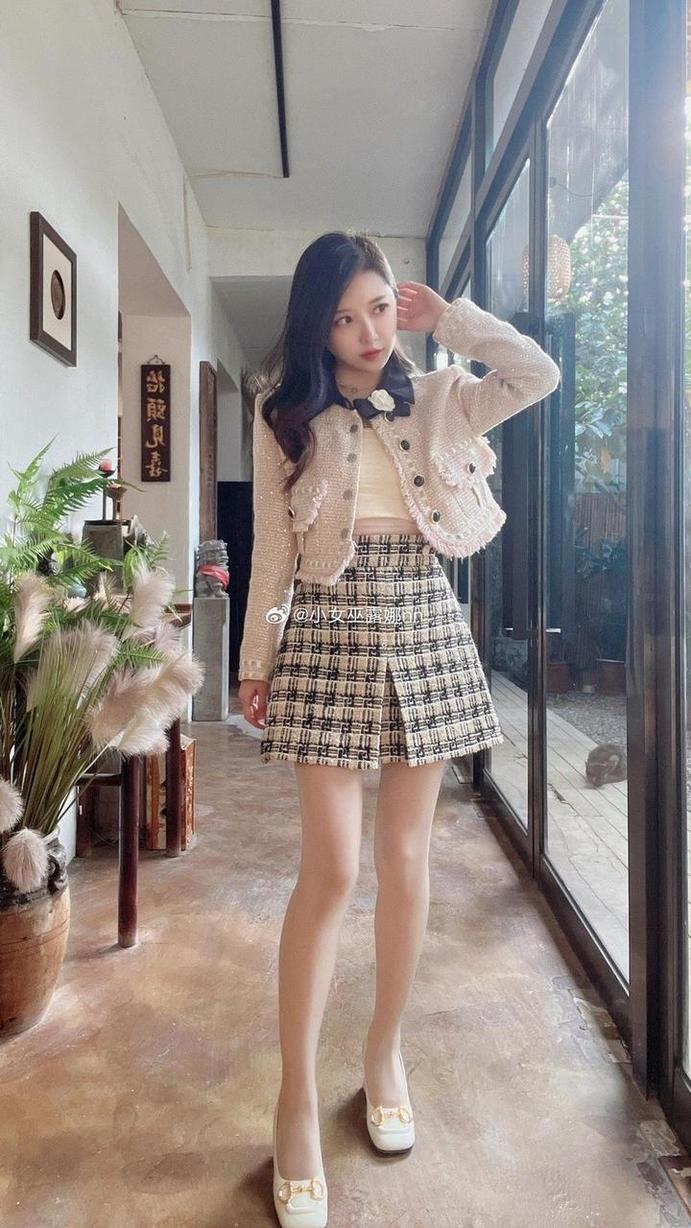 小女巫露娜黑色流苏，十分惊艳的cos图片