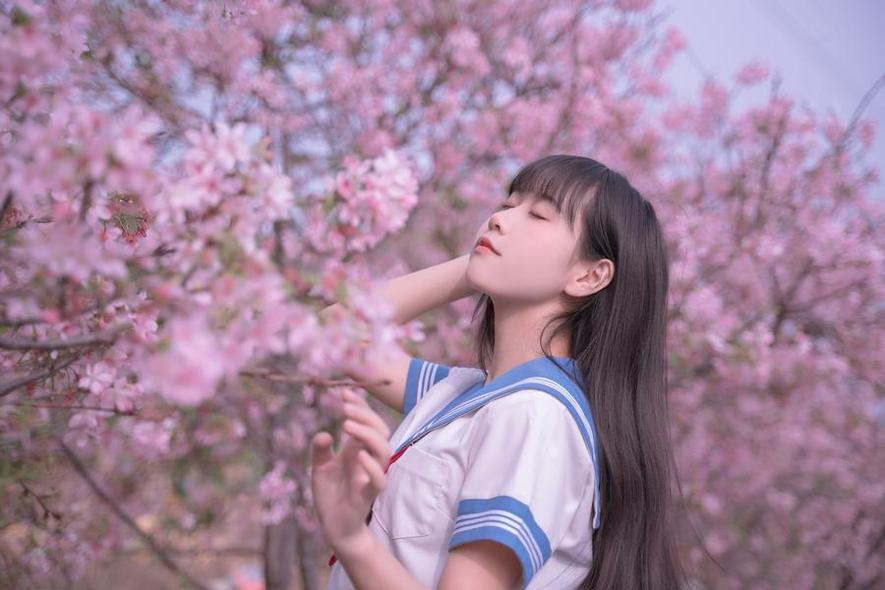 萌芽儿o0网盘：好看少女代表来啦！一起来欣赏吗？