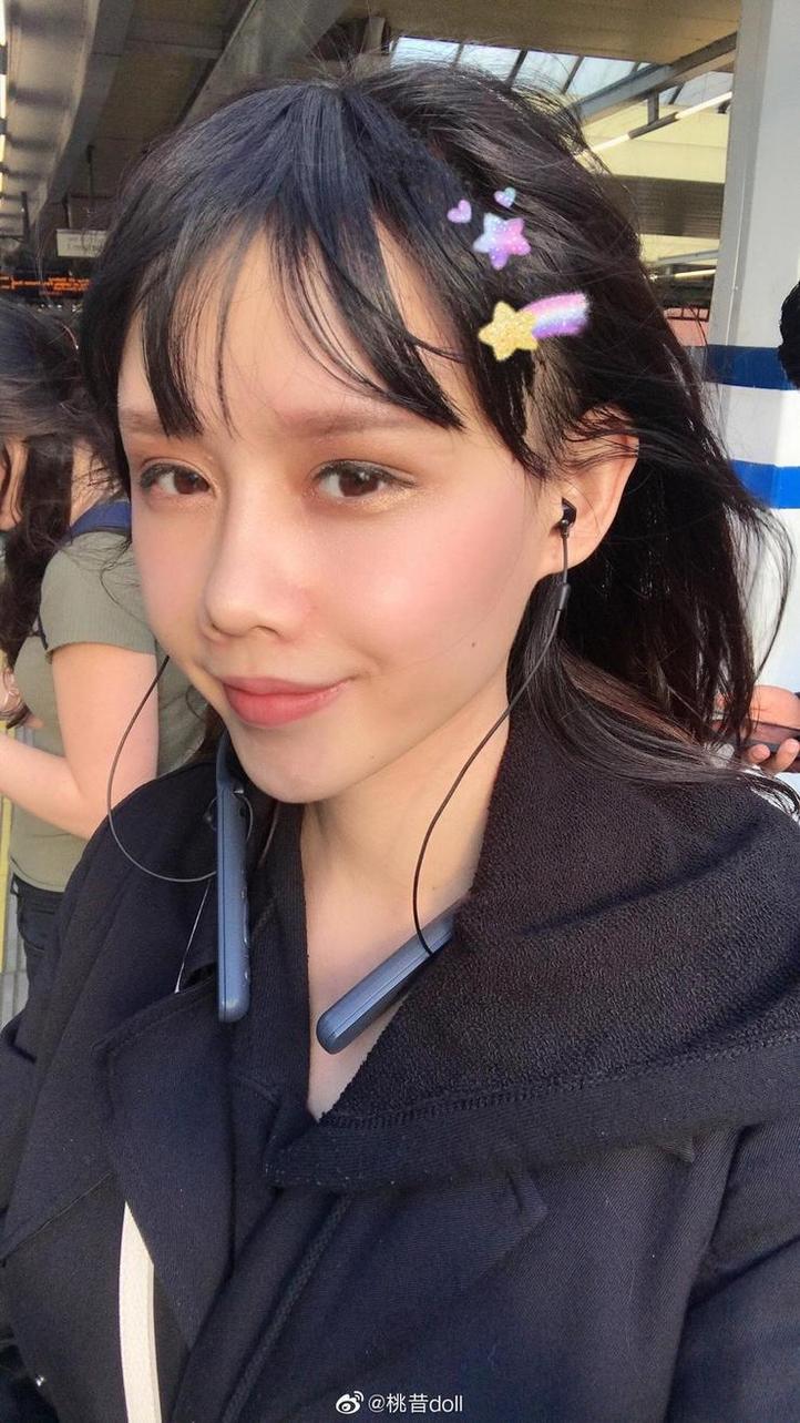 桃昔doll微博：原图不容错过，美貌不同凡响