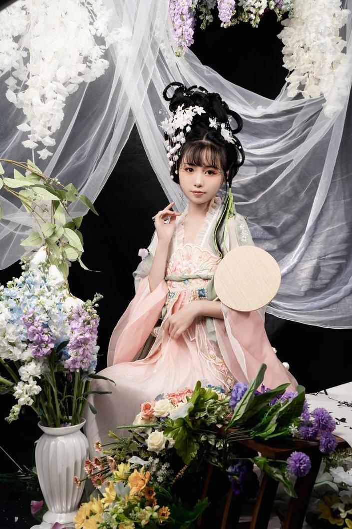 喵小吉原神精致cos分享，感受角色魅力与独特性