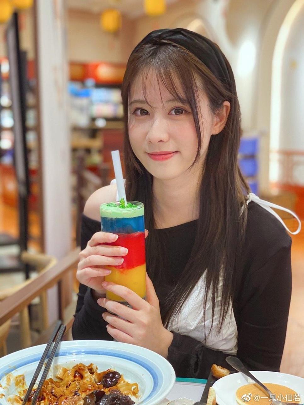 神秘的艺术背后隐藏了什么？一只小仙若阿姨黑历史套探秘