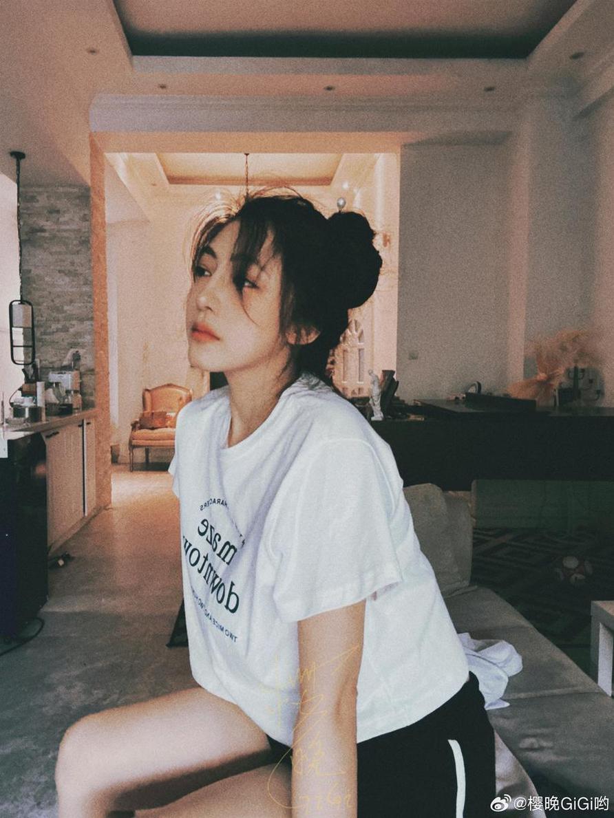 樱晚gigi下雨天去你家，用镜头捕捉了沉醉的美景