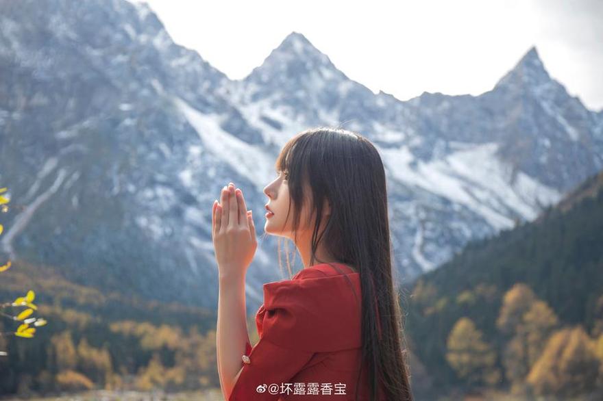 香草喵露露衬衫套装：我的新cos作品