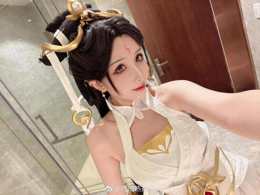 凉凉子牛头人图片，全方位cos作品超越经典