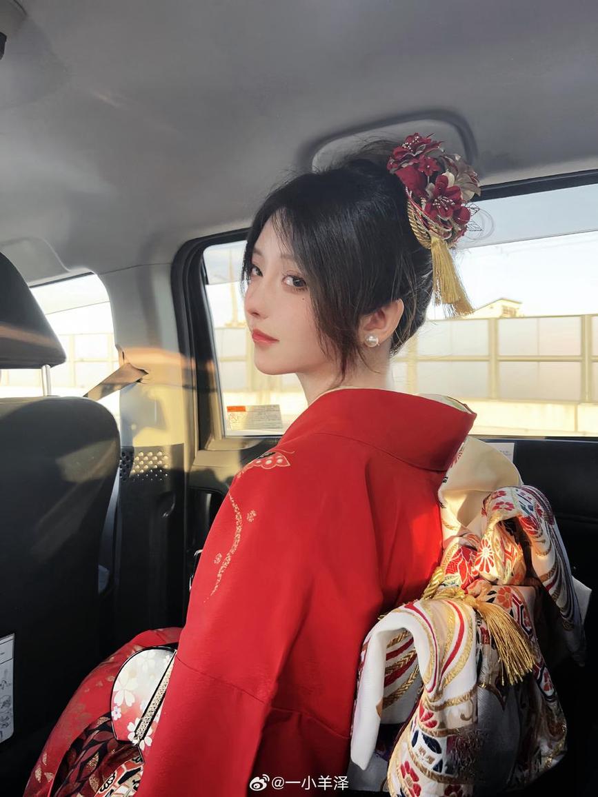 一小央泽蒂法免费：用镜头捕捉美的照片作品展示