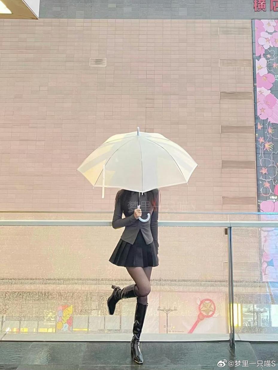 “梦里一只喵露脸”：猫女神cos美图分享