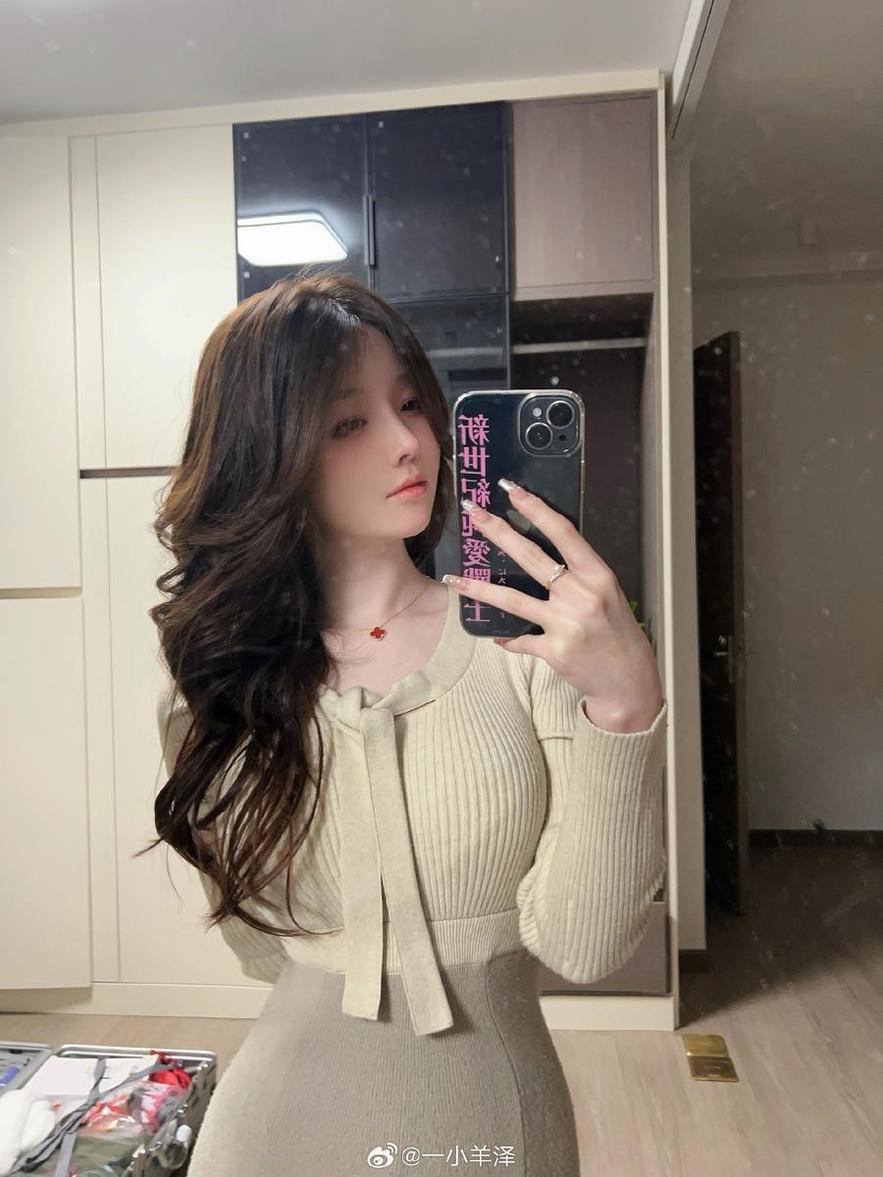 一小央泽毁灭还没多久，分享这些cos作品和美图，我们一起留住这份美好的回忆。