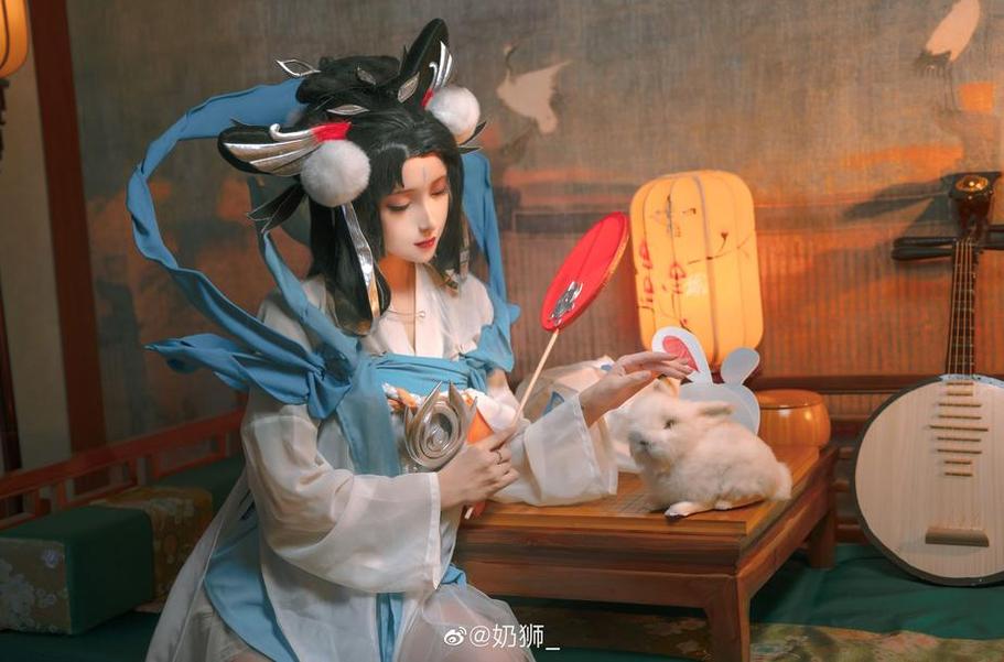 无心打扰的奶狮不咬人赫萝免费，绝美cos作品图片大放送