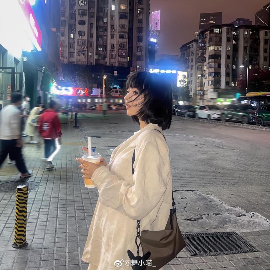 舞小喵个人资料：我的cos图包分享给大家
