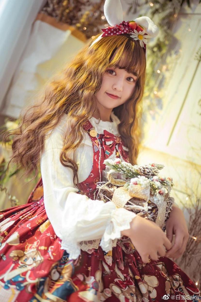 原来白金saki就是那个足以征服你眼球的COS作品女神