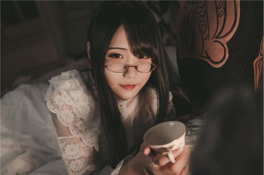 网红晓美妈发布的照片原图，无删美观惊艳。