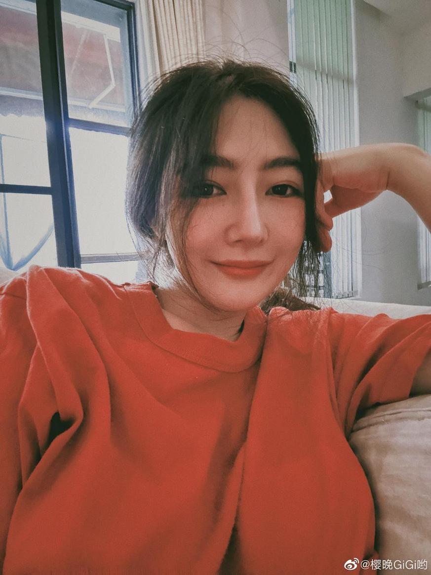 《樱晚gigi钢琴课百度网盘》无删美图，绝美旋律与你相约。