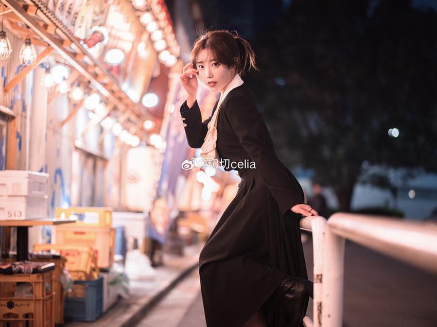切切celia沐浴图片欣赏：冷暖交融的色彩世界