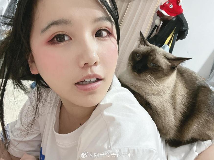 阿半今天很开心twwiyer，cos合集来袭，演绎出最动人的角色