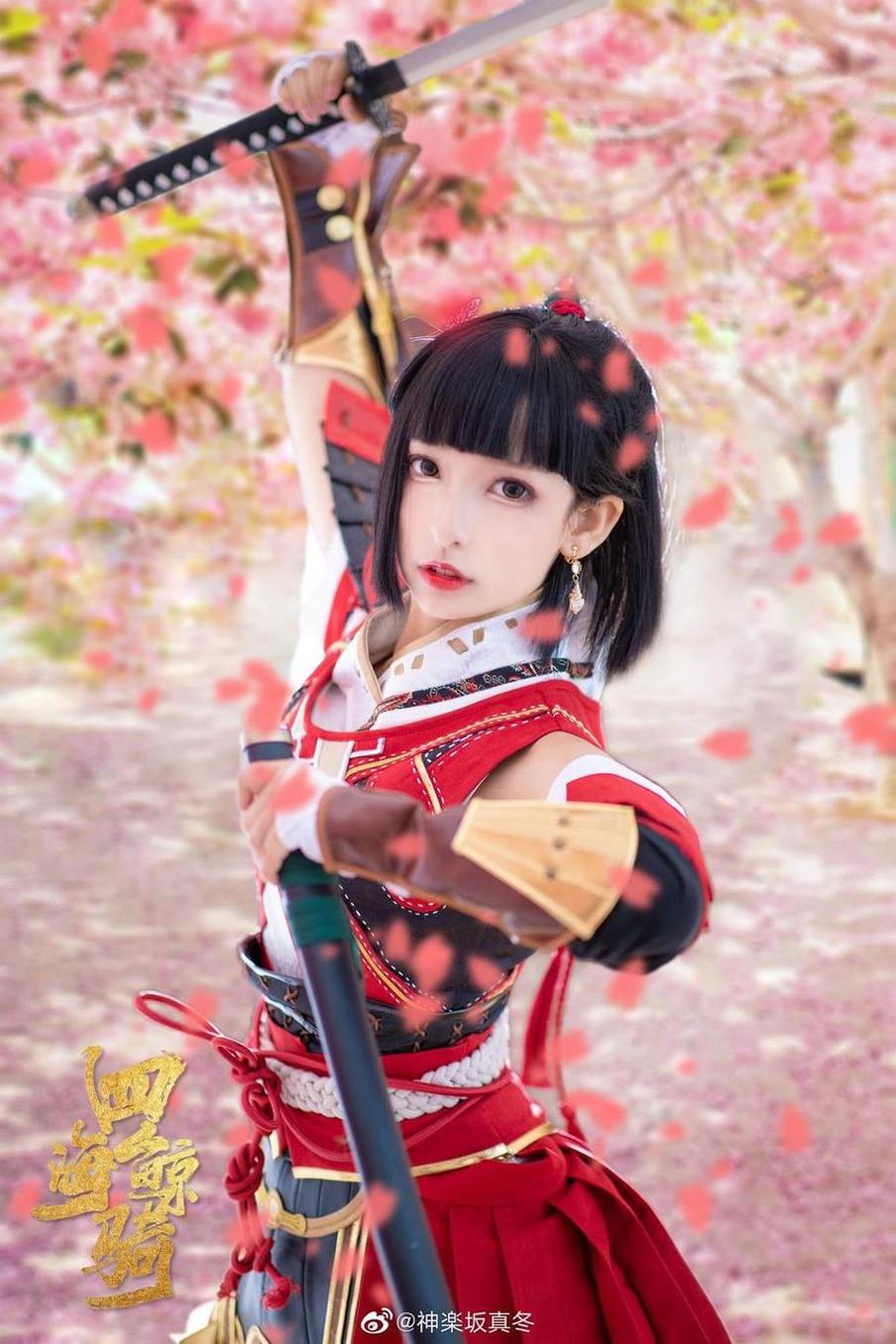 神乐坂真冬个人信息：绚丽摄影美图精选